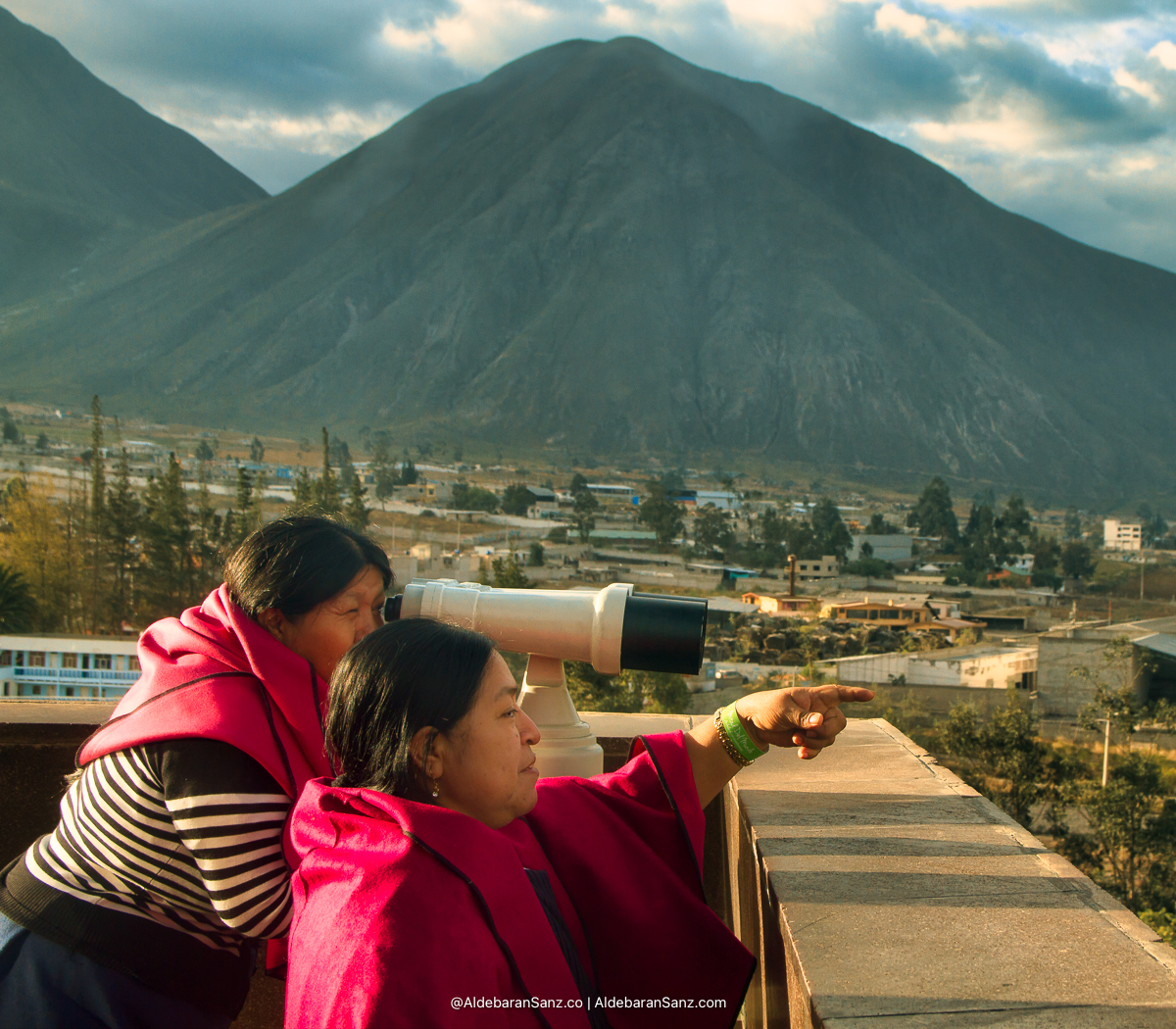 Mujeres indígenas en la mitad del mundo, Ecuador. © Aldebaran Sanz